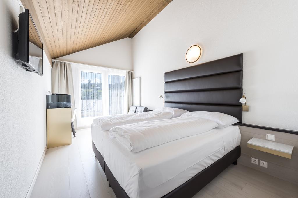 Boutique Hotel Riviera Spiez Room photo